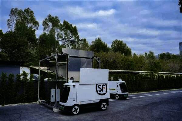 丰翼宝安低空智慧物流运营中心内部景象