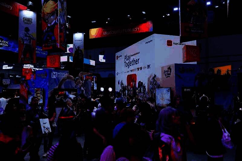 华为游戏中心参与游戏展会现场图片