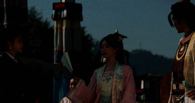 图片3.png 孩童欢呼、摊主行礼画面