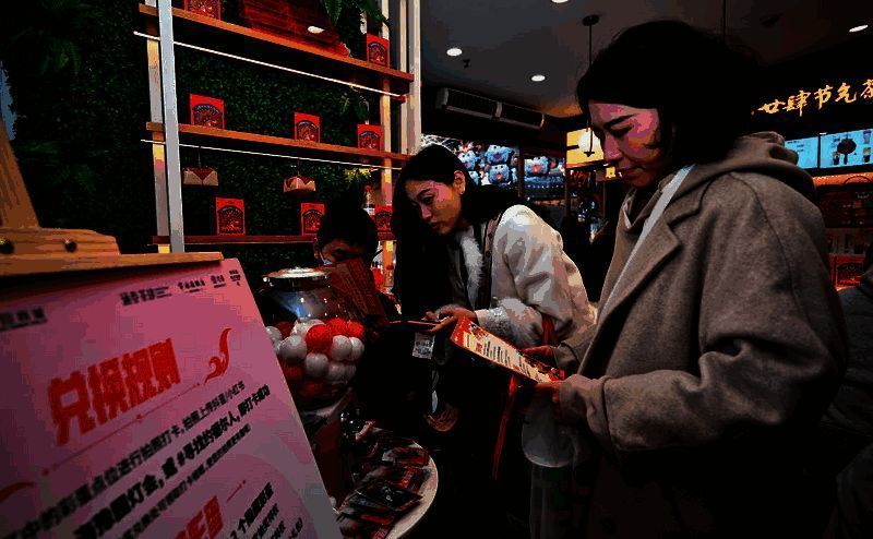 上海豫园灯会与英雄联盟手游联动相关场景图片5