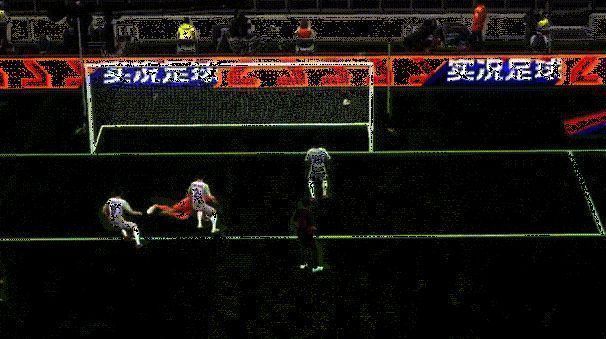 德科持球推进过人