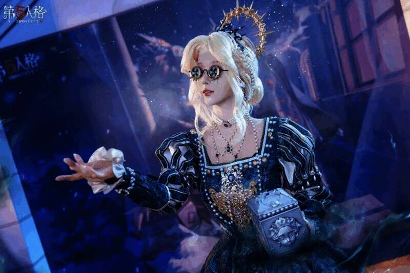 活动现场 COSER 与访客互动场景