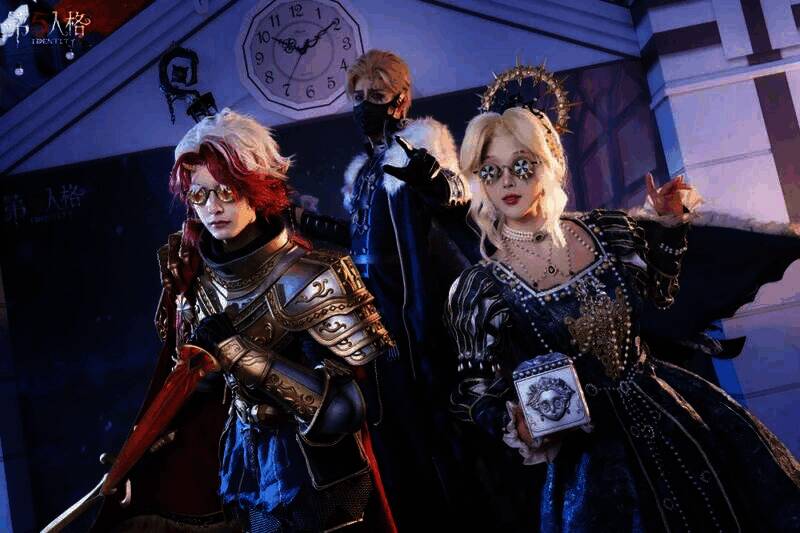 访客与 COSER 合影画面