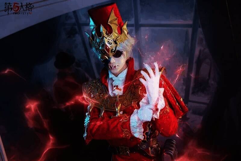 《第五人格》小雪线下活动中人气角色COSER现场表演图