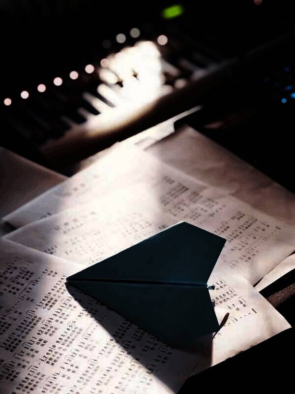 《让梦想闪耀》歌曲元素相关图片