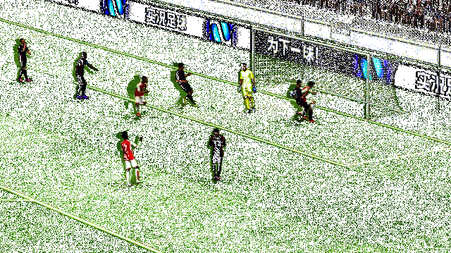 卡拉菲奥里飞身铲球动图