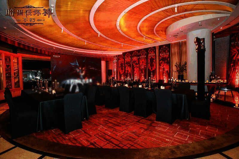 《暗黑破坏神:不朽》线下调研会现场玩家体验游戏场景