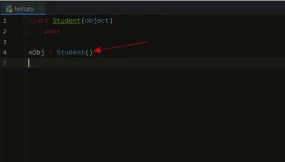 在test.py文件中打印实例类型的界面