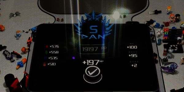 《闪光公仔》段位升级界面