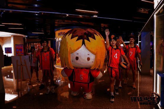 日向人偶和粉丝合照