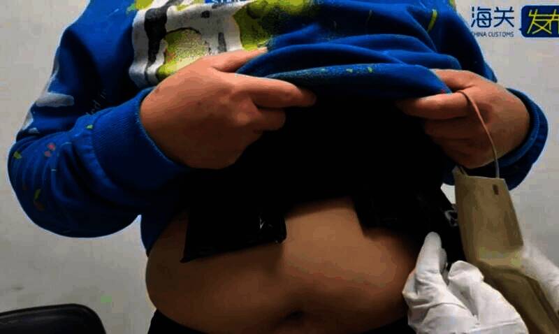 罗湖海关查获走私案件相关场景1