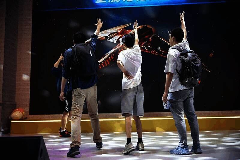 舞台下观众画面3