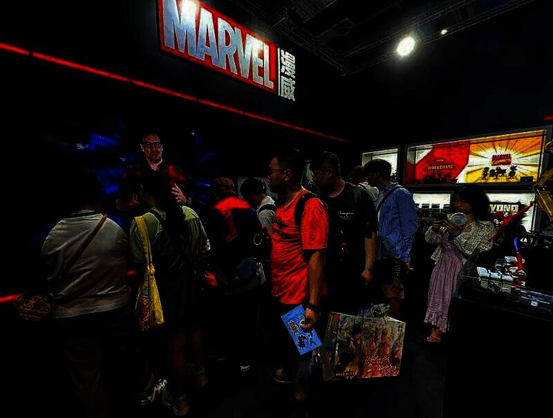 《漫威终极逆转》活动现场玩家参与互动画面