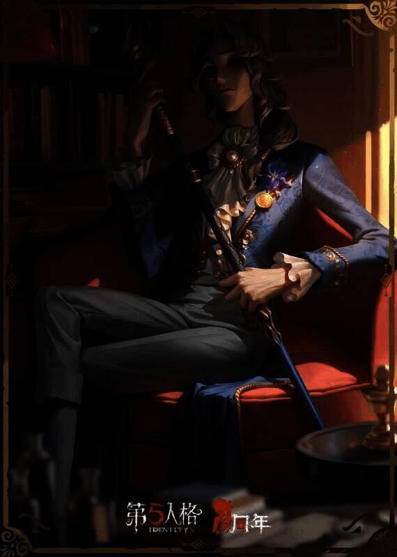 身着华服的隐士在办公室沙发上静坐的海报图