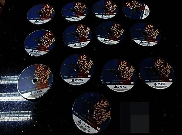 《怪物猎人·荒野》游戏盘相关画面