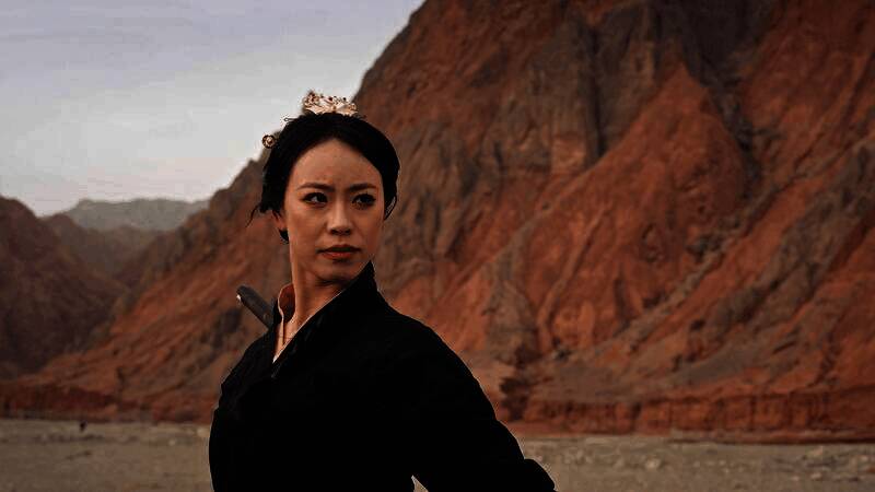 凌云穿越雪山画面