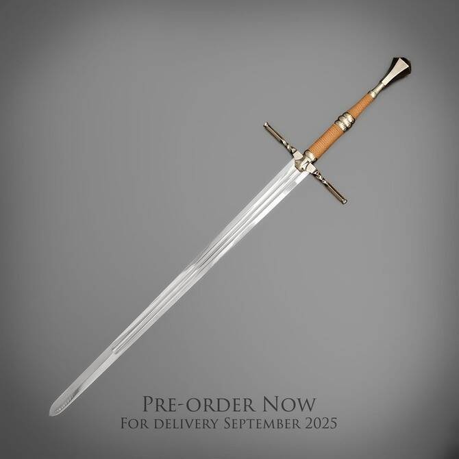 《巫师3》杰洛特银剑细节图片