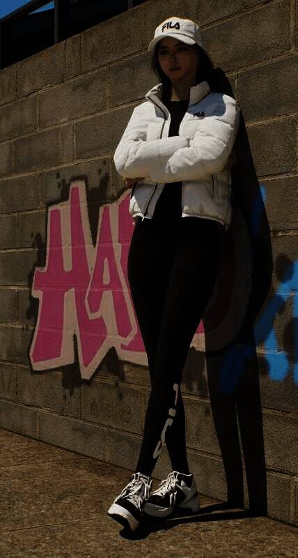 《inZOI》白色羽绒外套使用教程图5