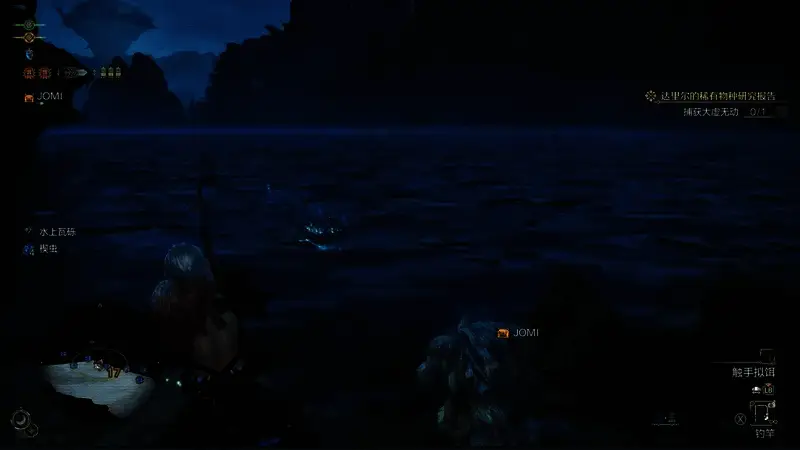 收线钓乌贼的画面