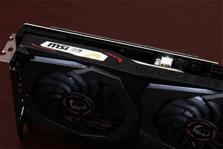 风扇连接到主板接口的图片