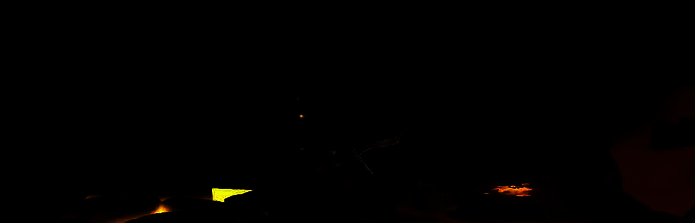 闪着黄光的地板位置