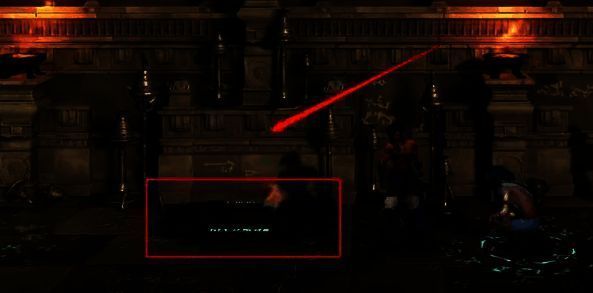 地面上银色台子的画面