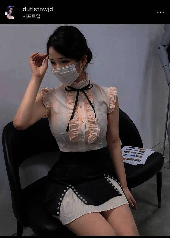 韩国Coser为《星刃》扫描时近照1