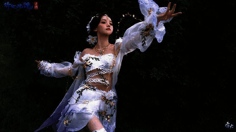 抱走柒柒身着时装画面