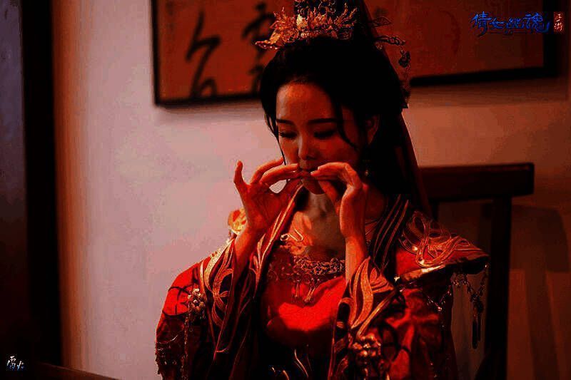 新郎进行古风妆造