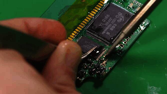 袖珍版GBC细节图1