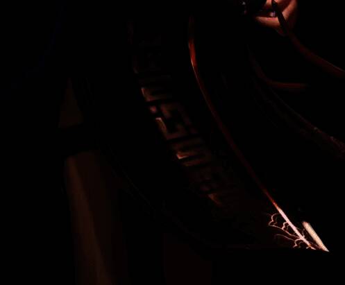 逍遥深色长袍带神秘符文图片