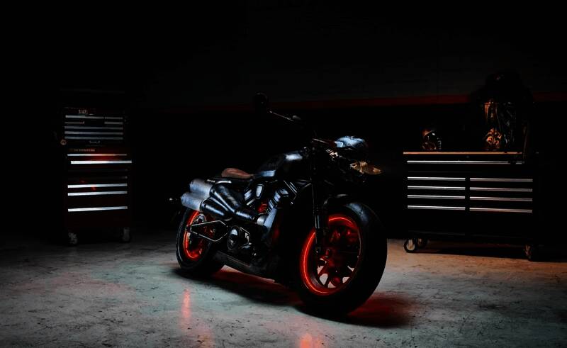 《毁灭战士：黑暗时代》联名款定制机车外观图