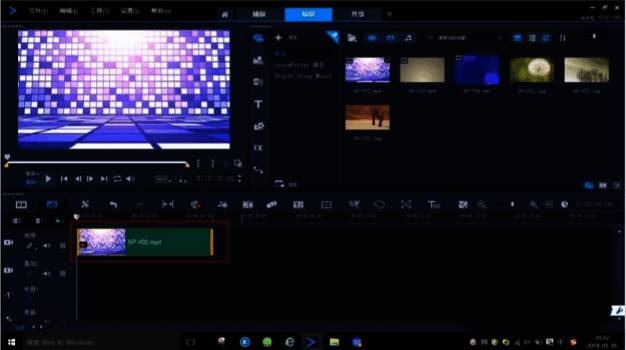 拖拽视频文件到视频轨操作图