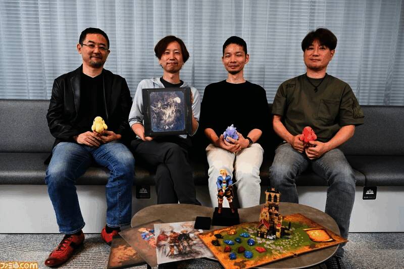 《最终幻想战略版:伊瓦利斯编年史》游戏画面展示,角色列队准备战斗