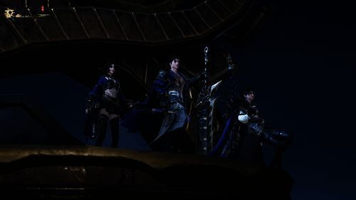 沧澜流派角色展示,身穿蓝色系战袍,手持巨型尺阙