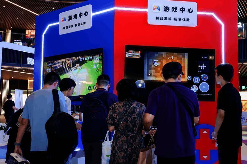 1723383543190007.jpg 耀享生活节现场画面2