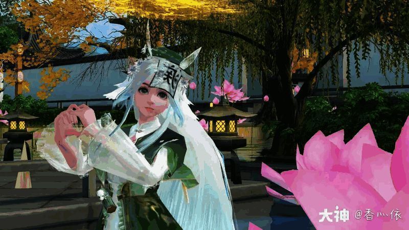 少侠在荷池旁比心的照片