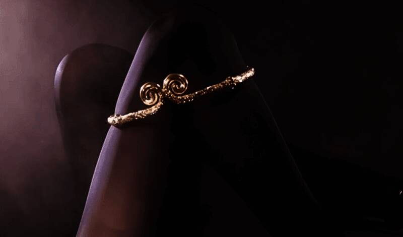 黑神袜模特展示图1