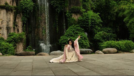 峨眉女子功夫团与《墨剑江湖》相关图片