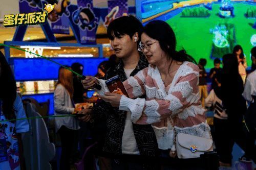 玩家参与蛋仔钓钓乐游戏的画面