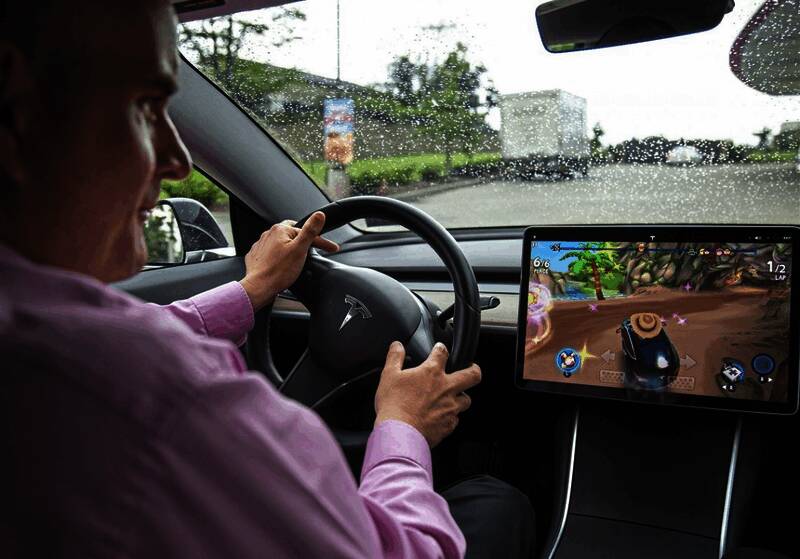 司机飙车现场相关图片