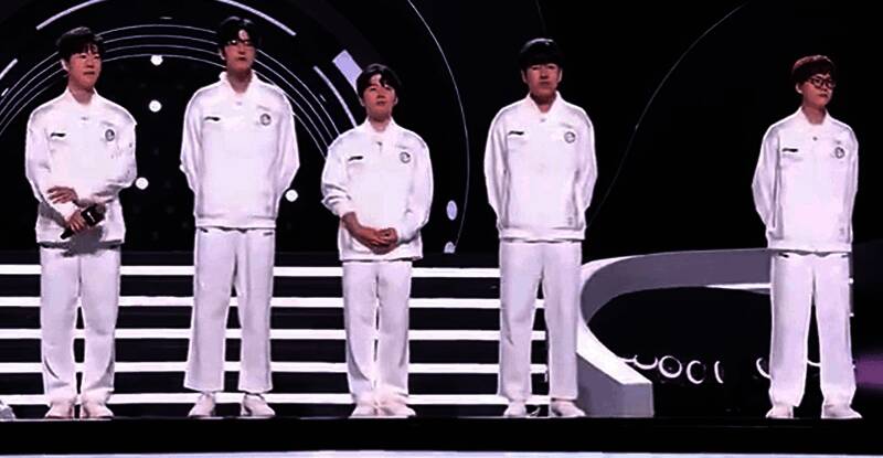 IG俱乐部新赛季阵容官宣相关场景