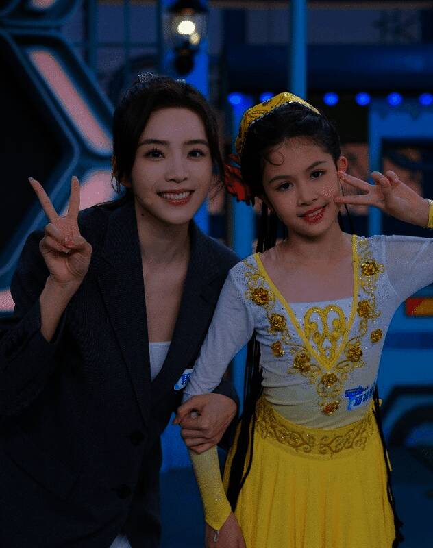 余霜参加央视节目相关画面6