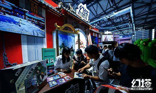 《幻塔》“镜都狂飙”赛车比赛现场图