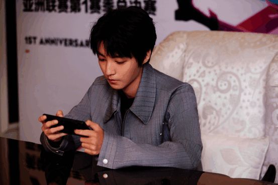 明星表演赛现场照片2