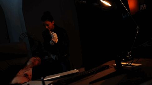 《重返现场:真人版》玩法展示画面