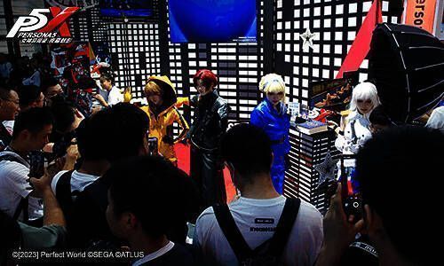 现场互动热闹非凡画面