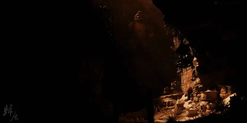 夜晚森林中萤火虫飞舞,月光透过枝叶洒下斑驳光影