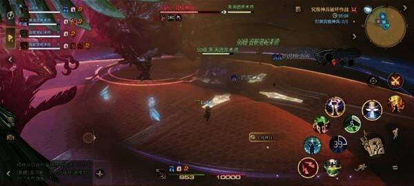 迦楼罗在角落释放圆形AOE，多名玩家正在快速撤离