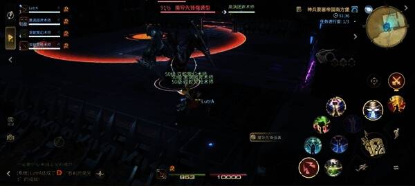 BOSS对当前仇恨目标释放高伤害单体攻击,角色血量急剧下降